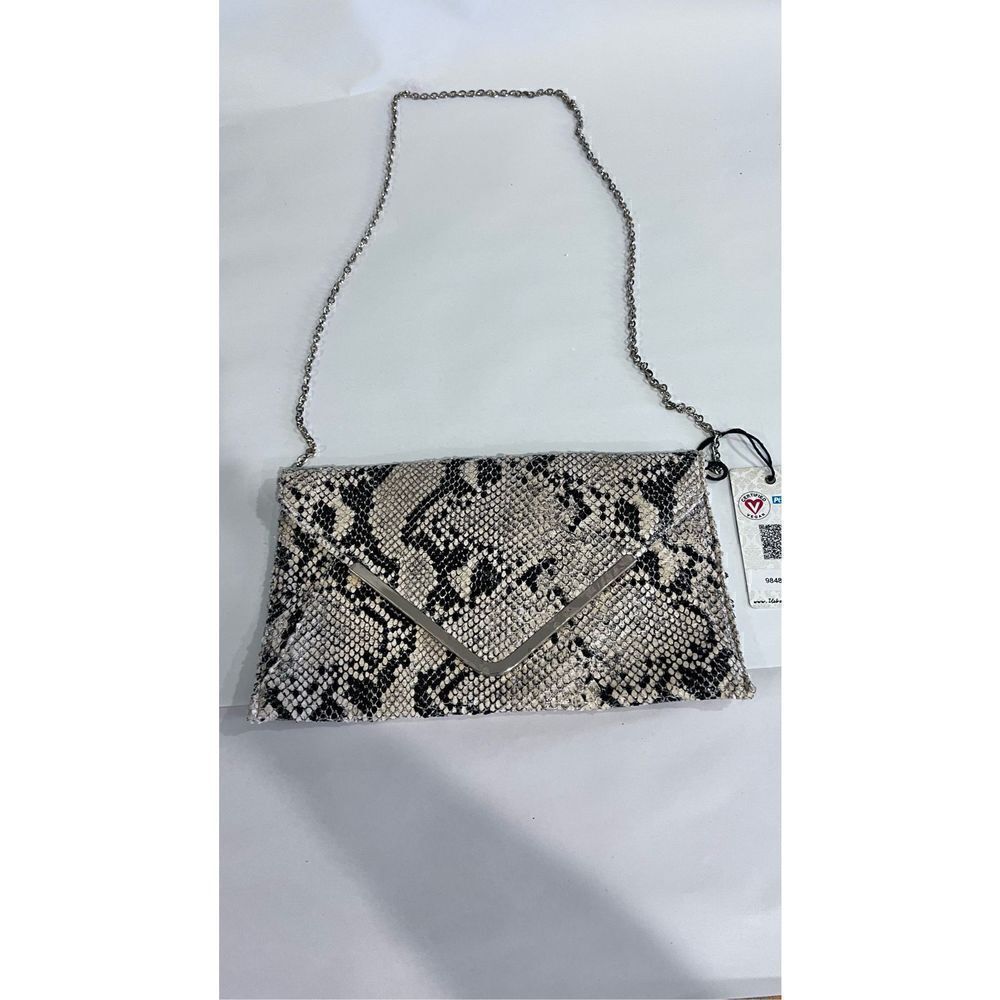 Urban Expressions Clutch
Crossbody Handbag Purse removable chain link strap Snak